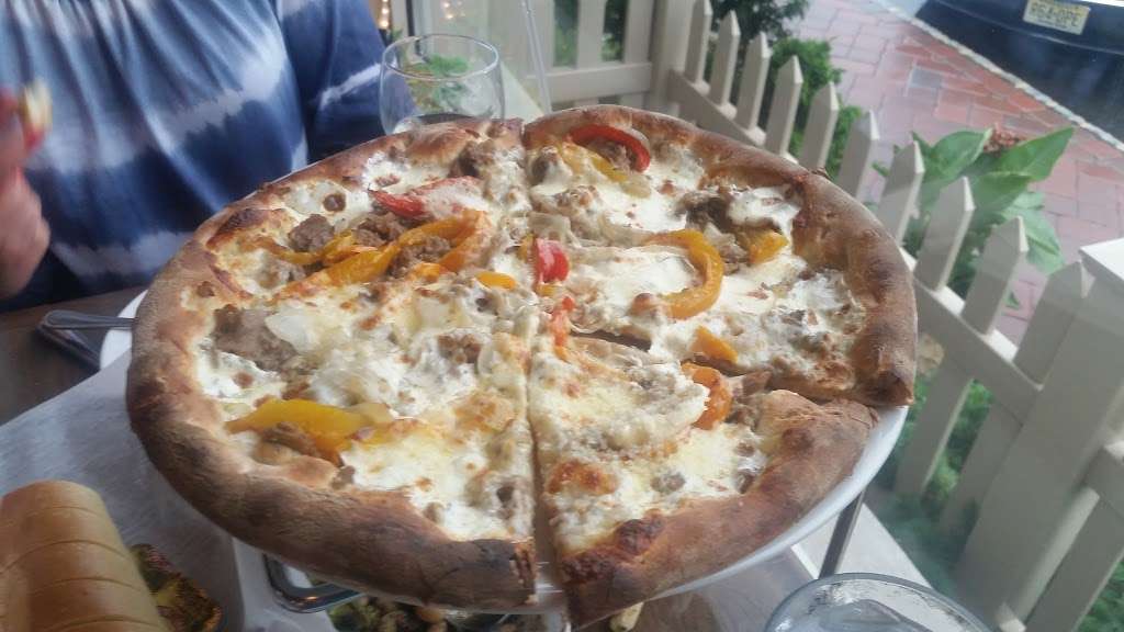 900 Degrees WoodFired Pizza | 626 Main Rd, Towaco, NJ 07082, USA | Phone: (973) 335-2555