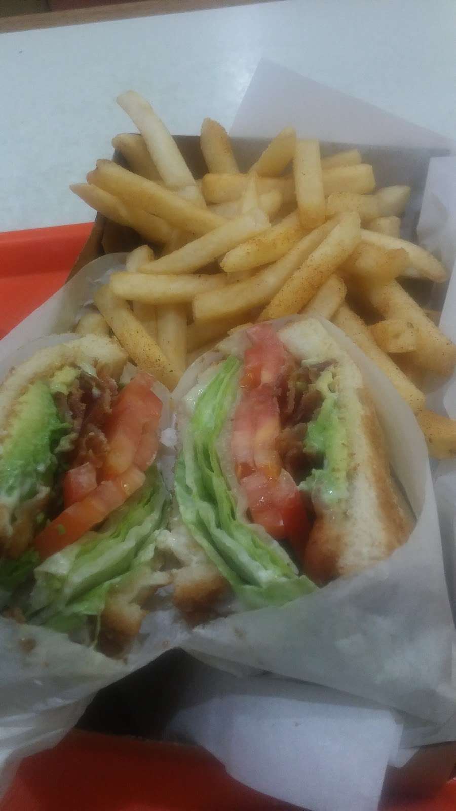 Petes Burger | 13235 Paramount Blvd, South Gate, CA 90280 | Phone: (562) 531-7775