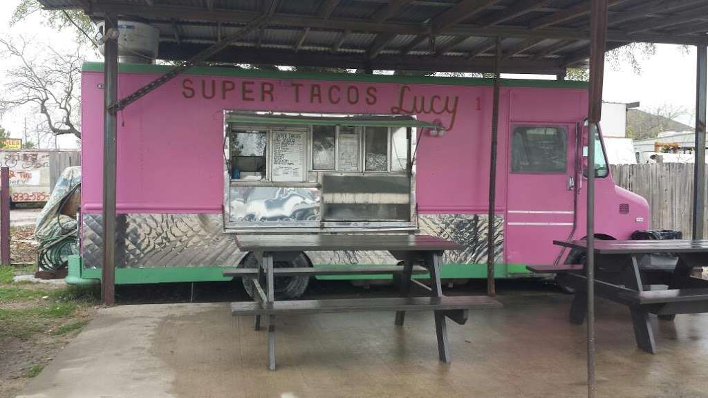 Super Tacos Lucy | 1011 Rankin Rd # 7, Houston, TX 77073, USA | Phone: (281) 209-1617
