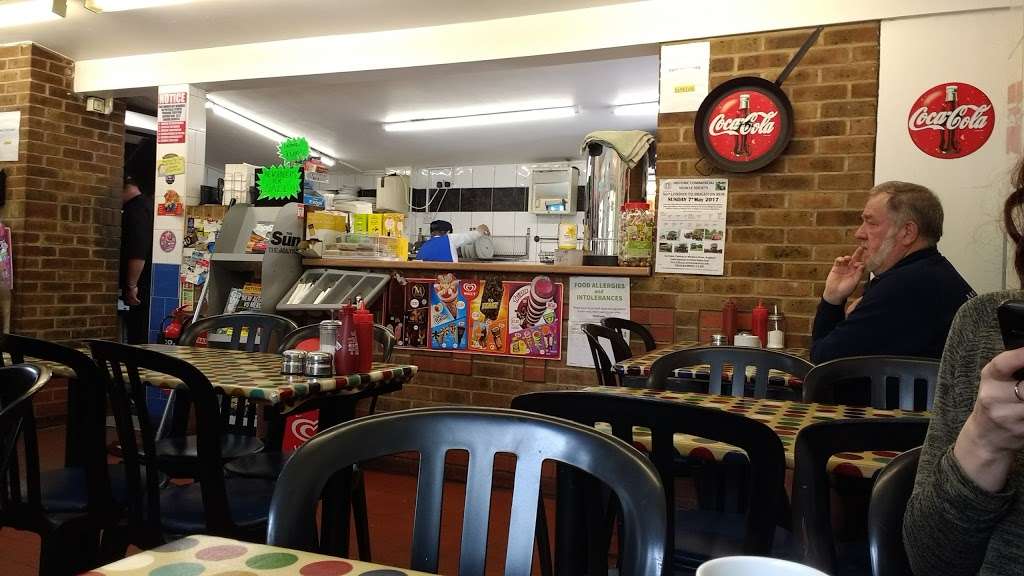 The Full Monty Cafe | 207 Brighton Rd, Coulsdon CR5 3EA, UK | Phone: 01737 558498