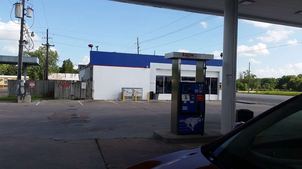 Exxon | 16239 FM 521 Rd, Rosharon, TX 77583, USA | Phone: (281) 595-2132