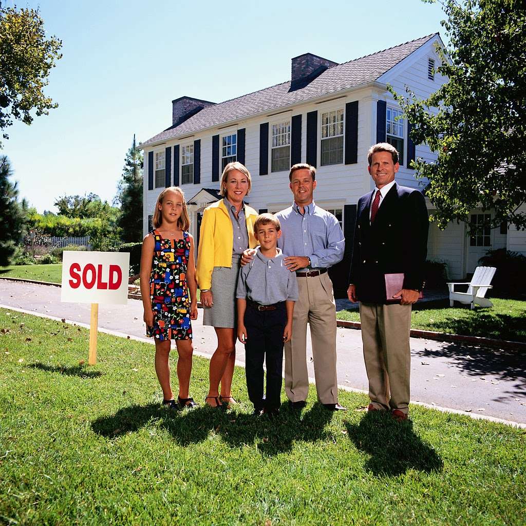 Classic Real Estate: Zachary Betts | 16229 Bear Valley Rd, Hesperia, CA 92345, USA | Phone: (760) 605-1632