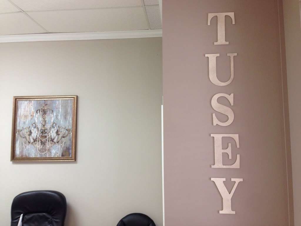 Salon Tusey | 5805 Clarksville Square Dr # 6, Clarksville, MD 21029, USA | Phone: (410) 531-5046