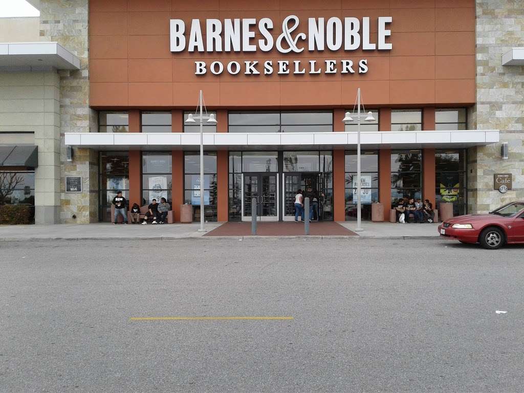 Barnes & Noble | 5183 E Montclair Plaza Ln, Montclair, CA 91763, USA | Phone: (909) 399-1966