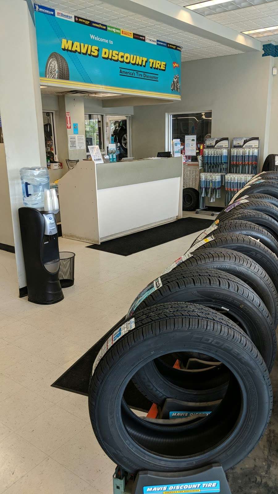 Mavis Discount Tire 300 W Main St Bay Shore Ny 11706 Usa