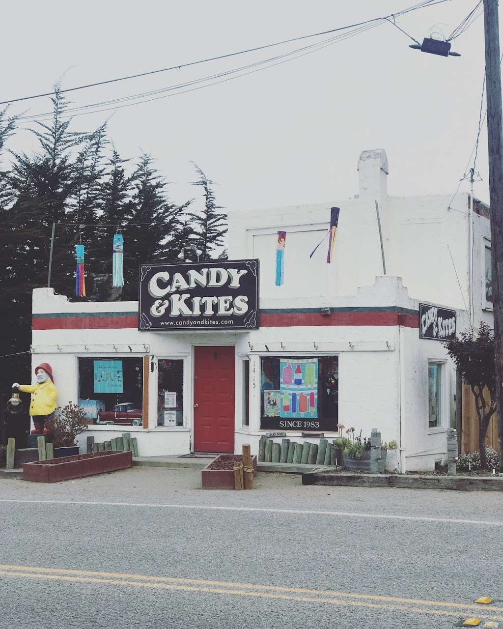 Candy & Kites | 1415 CA-1, Bodega Bay, CA 94923, USA | Phone: (707) 875-3777