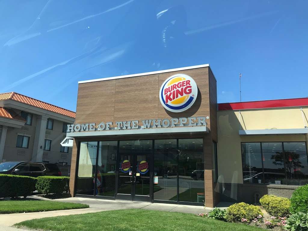 Burger King | 665 Rockaway Turnpike, Lawrence, NY 11559, USA | Phone: (516) 239-0046