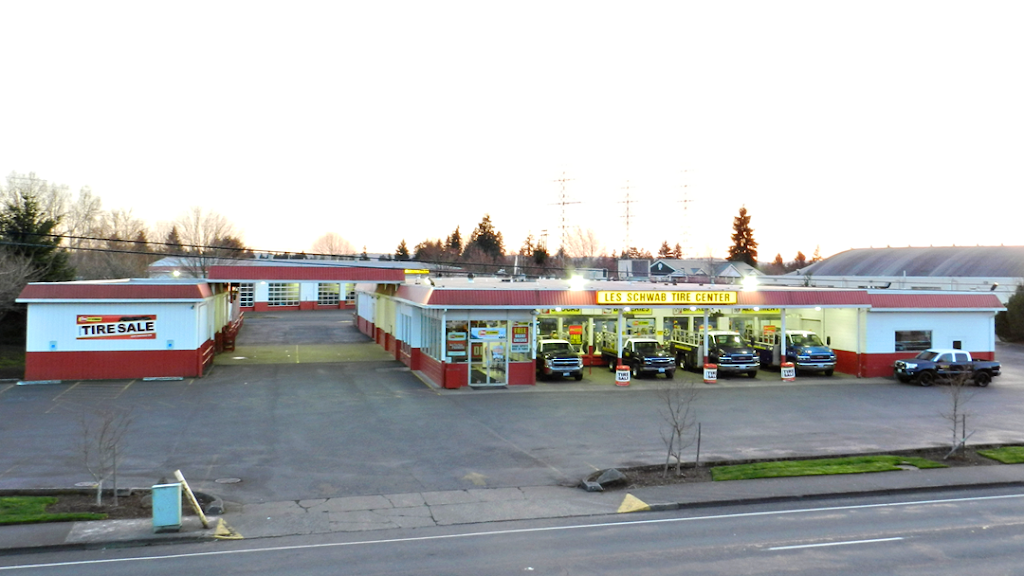 Les Schwab Tire Center | 917 NE Minnehaha St, Vancouver, WA 98665, USA | Phone: (360) 693-4170