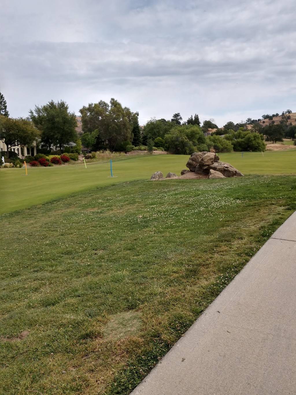 Eagle Springs Golf & Country | 21722 Fairway Oaks Ln, Friant, CA 93626, USA | Phone: (559) 325-8900