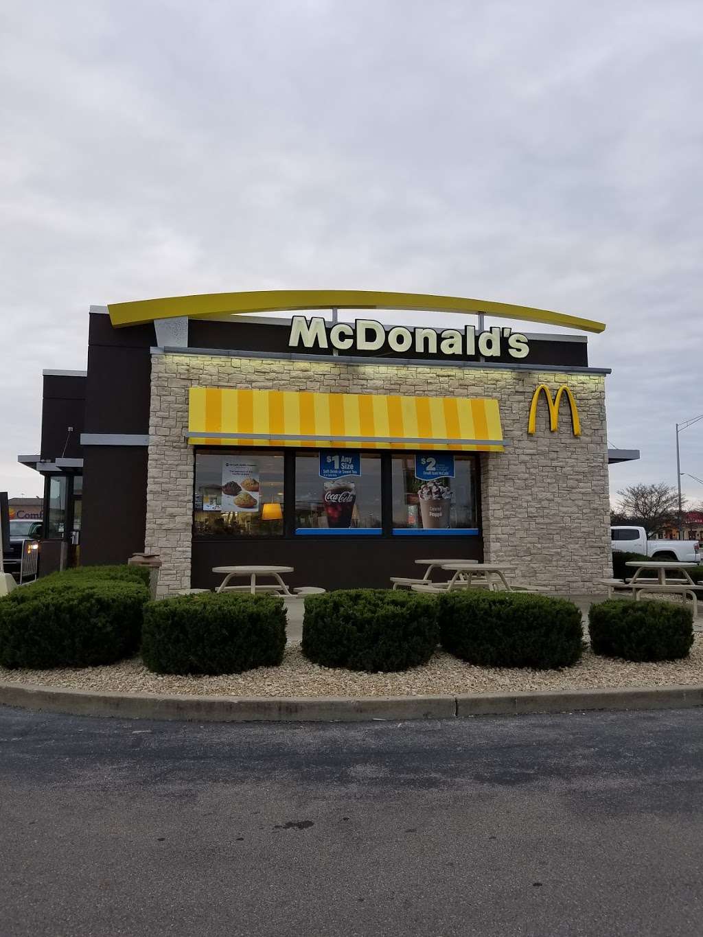 McDonalds | 11995 N, US-31, Edinburgh, IN 46124, USA | Phone: (812) 526-8458