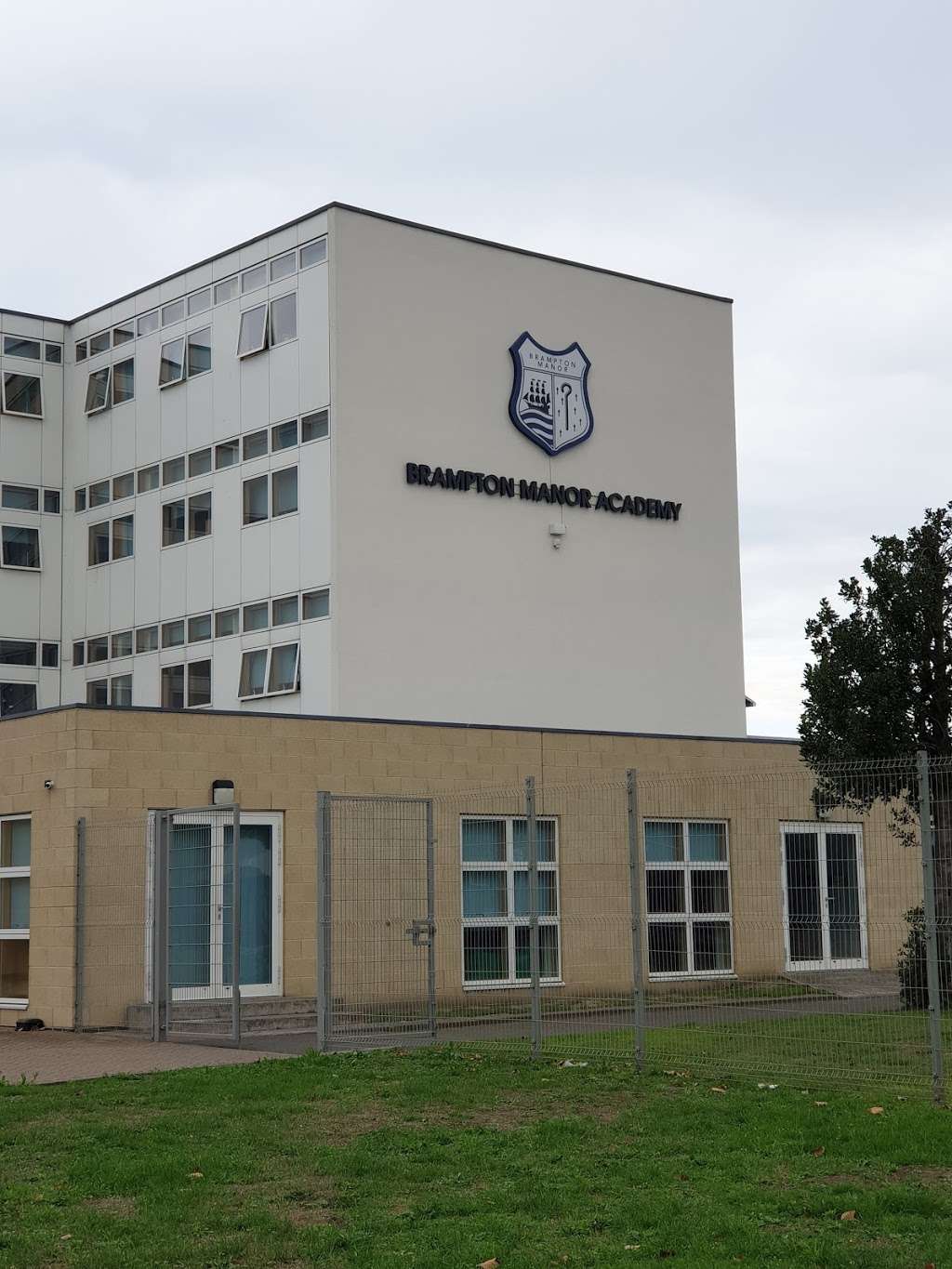 BRAMPTON MANOR ACADEMY Roman Rd, East Ham, London E6 3SQ, UK
