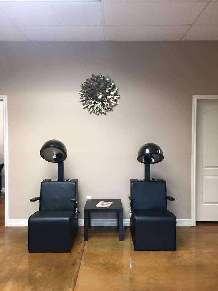 Darla's Hair Studio in 917 Tidwell Rd 140, Houston, TX 77022, USA