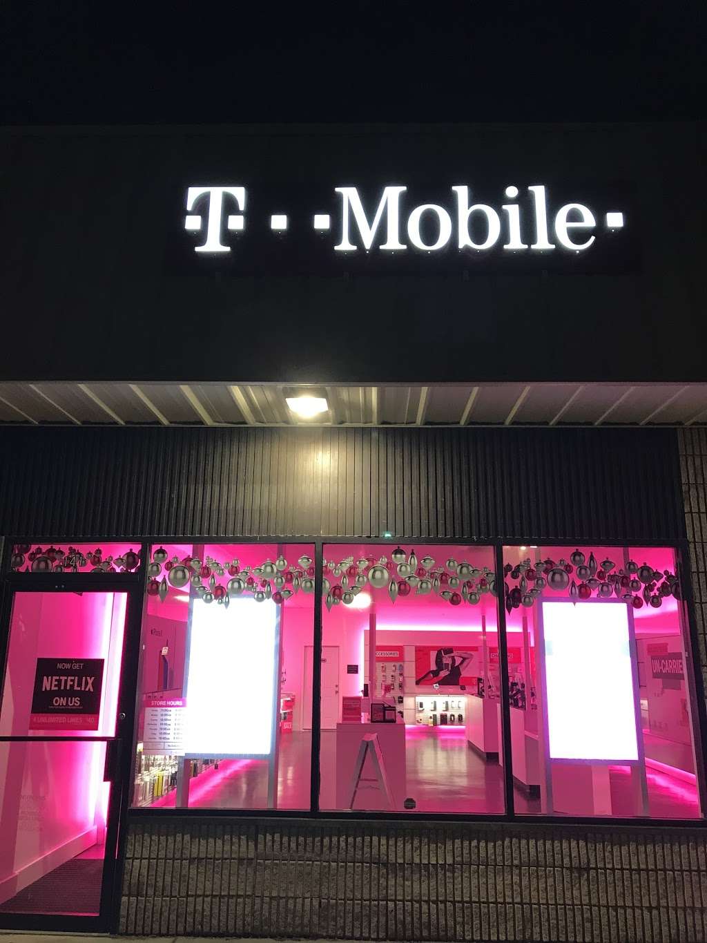 T-Mobile | 141A Danbury Rd, New Milford, CT 06776, USA | Phone: (860) 799-5801