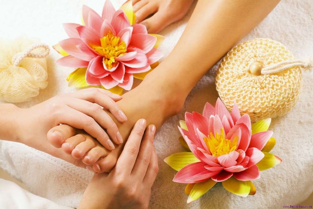 Royal Massage | 10401 E US Hwy 40, Independence, MO 64055, USA | Phone: (816) 919-1357