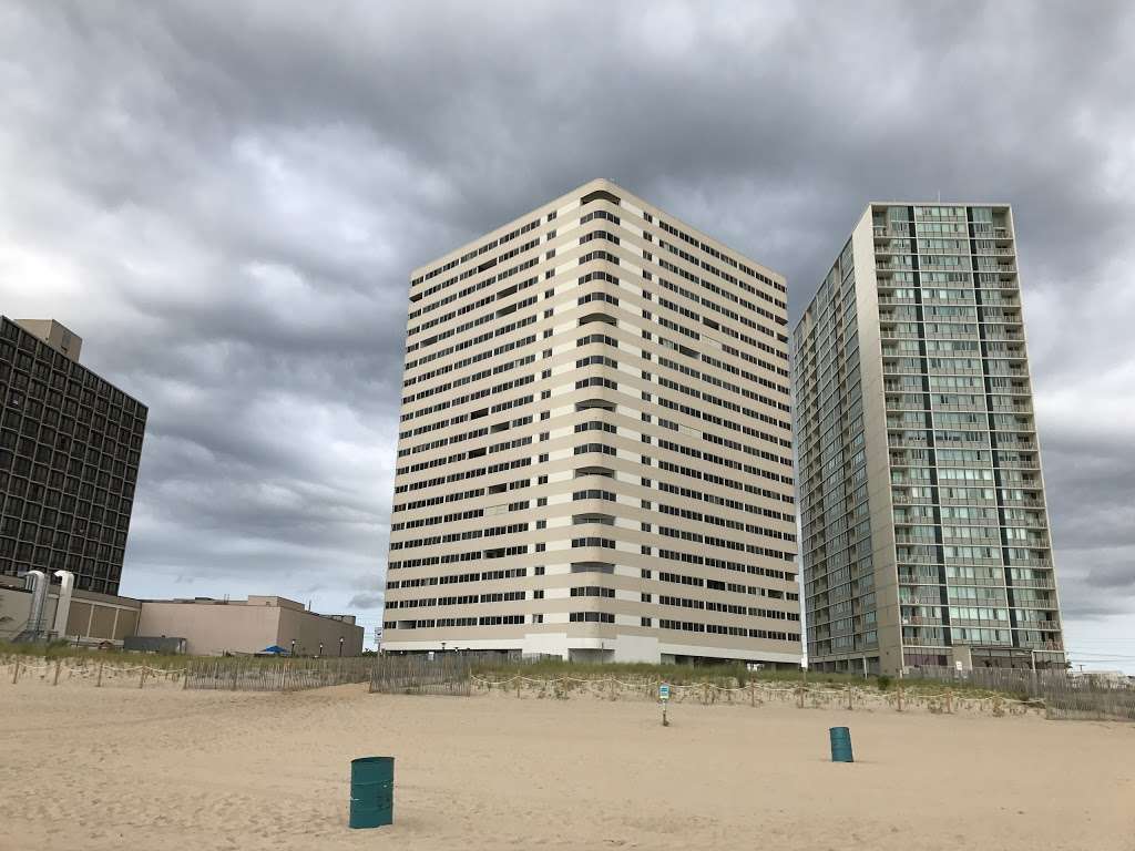 Atlantis Ocean City Condominium Rental | 10300 Coastal Hwy, Ocean City, MD 21842, USA | Phone: (301) 351-2107