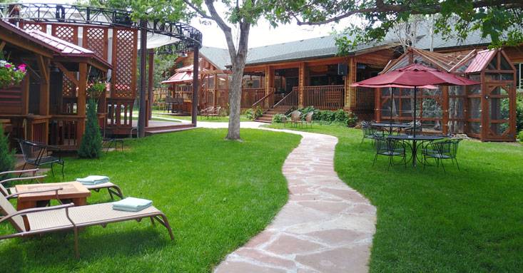 Squirrel Creek Lodge | 8109 Blakeland Dr, Littleton, CO 80125 | Phone: (303) 791-0500