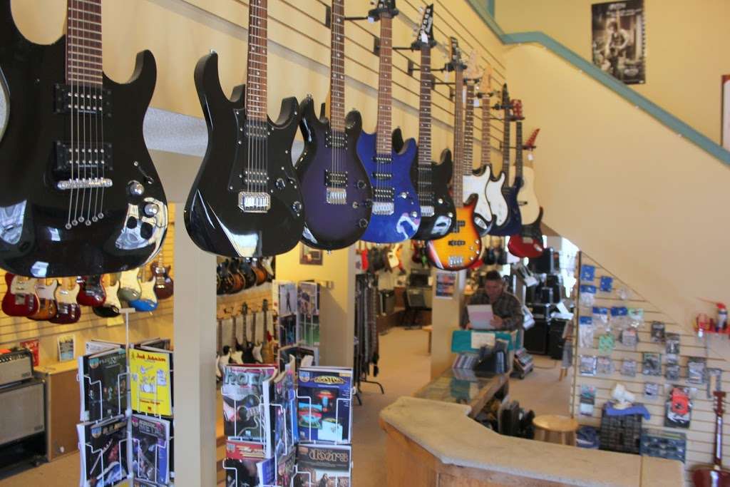 Bentley Guitar Studios | 7, Main St, Parkville, MO 64152, USA | Phone: (816) 746-9772