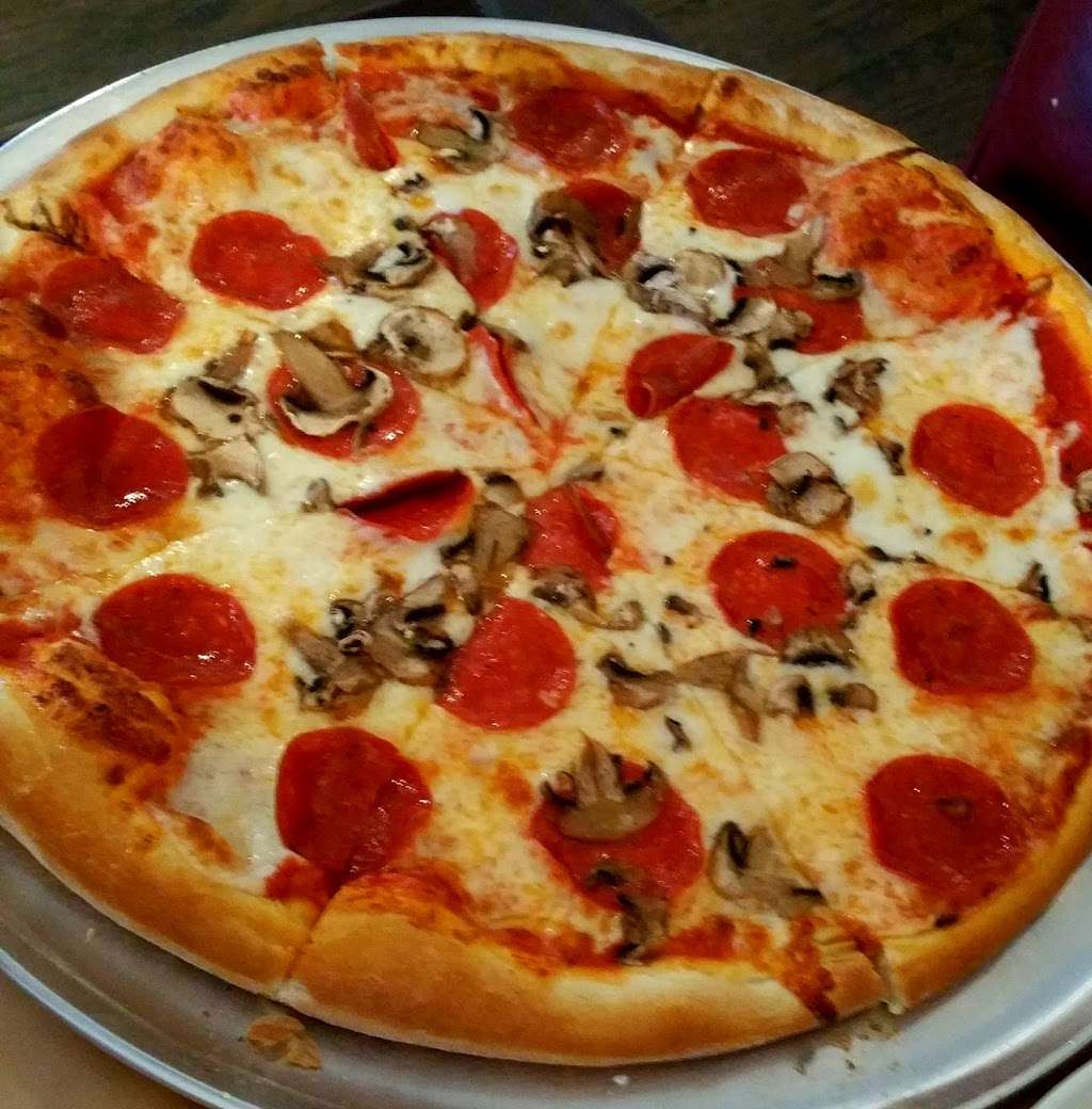 Luigi’s Italian Restaurant | 1225 N Velasco St, Angleton, TX 77515, USA | Phone: (979) 849-1100