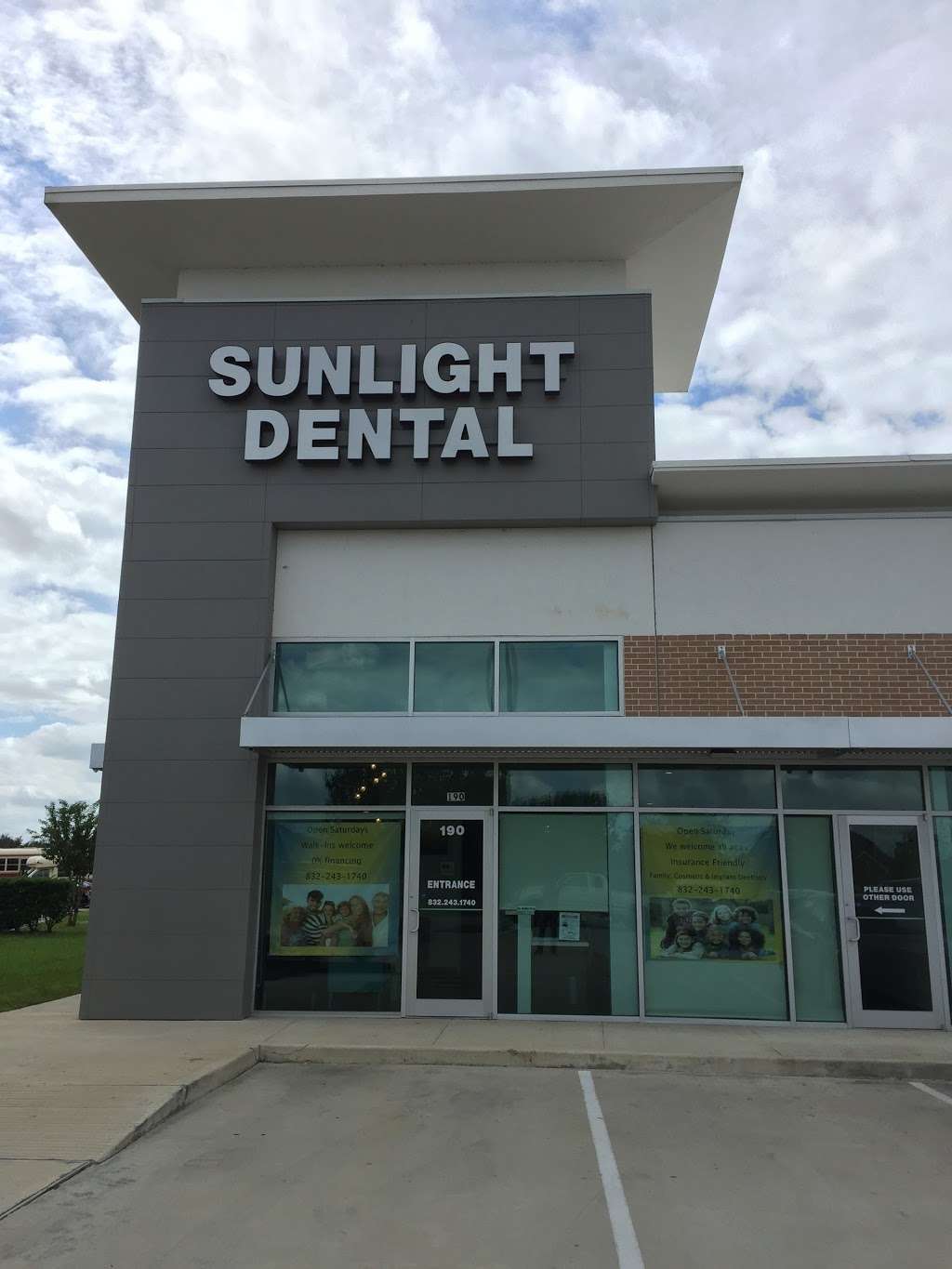 Sunlight Dental Group | 1816 Pearland Pkwy #190, Pearland, TX 77581, USA | Phone: (832) 243-1740