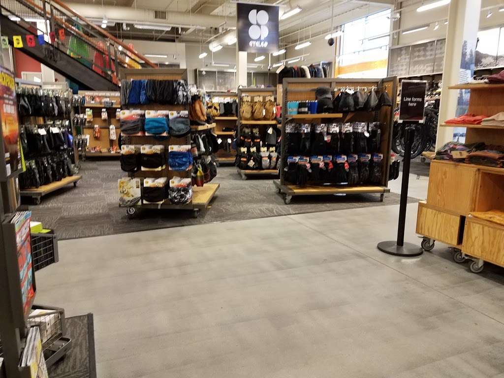 REI | 15200 Potomac Town Pl Ste 140, Woodbridge, VA 22191, USA | Phone: (703) 583-1938