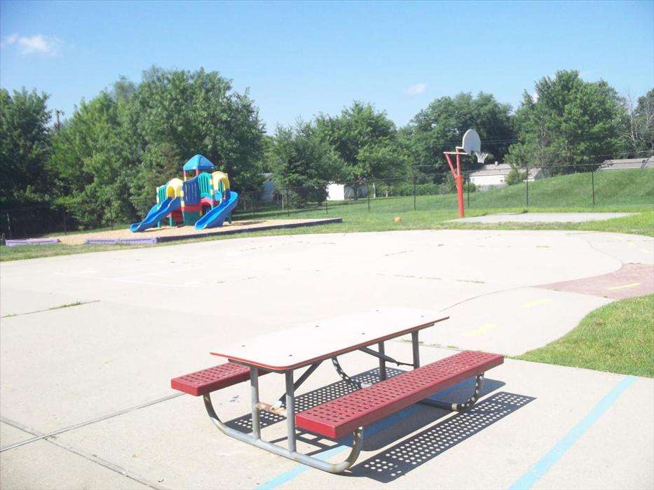 Center Grove KinderCare | 980 S State Rd 135, Greenwood, IN 46143 | Phone: (317) 882-7775