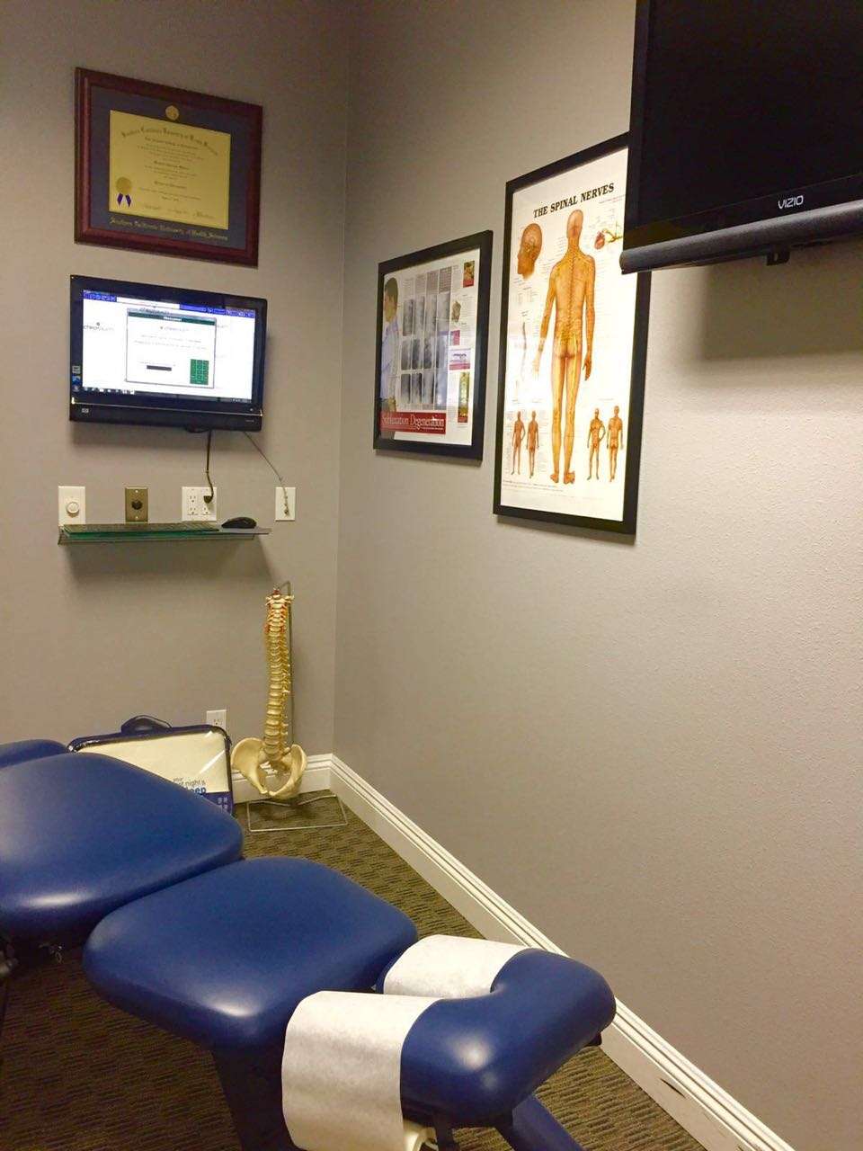 Twins Chiropractic and Physical Medicine | 3140 Bear St #200, Costa Mesa, CA 92626, USA | Phone: (714) 545-2005