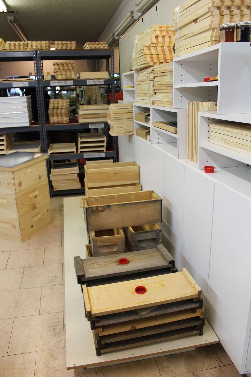 The Hive: Chicagos Beekeeping Supply Store | 3414 Roosevelt Rd, Chicago, IL 60624 | Phone: (312) 995-9508