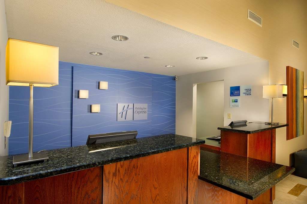 Holiday Inn Express & Suites Manassas | 10810 Battleview Pkwy, Manassas, VA 20109 | Phone: (703) 393-9797