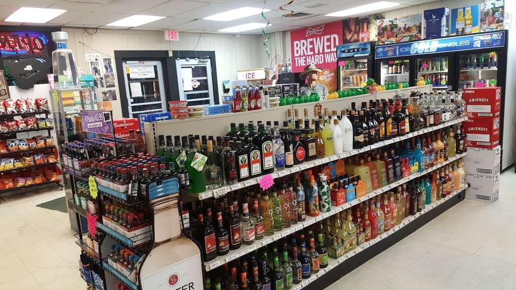 Speedway Liquor | 2209 N Meridian St, Indianapolis, IN 46208, USA | Phone: (317) 991-3901