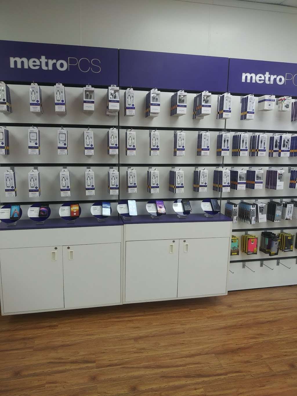 Metro by T-Mobile | 13008 Spring Oak Dr, Balch Springs, TX 75180, USA | Phone: (972) 913-8955