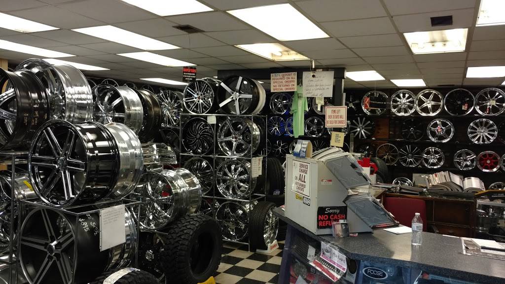 Forestdale Discount Tire & Wheel | 1052 Forestdale Blvd, Birmingham, AL 35214, USA | Phone: (205) 798-0010