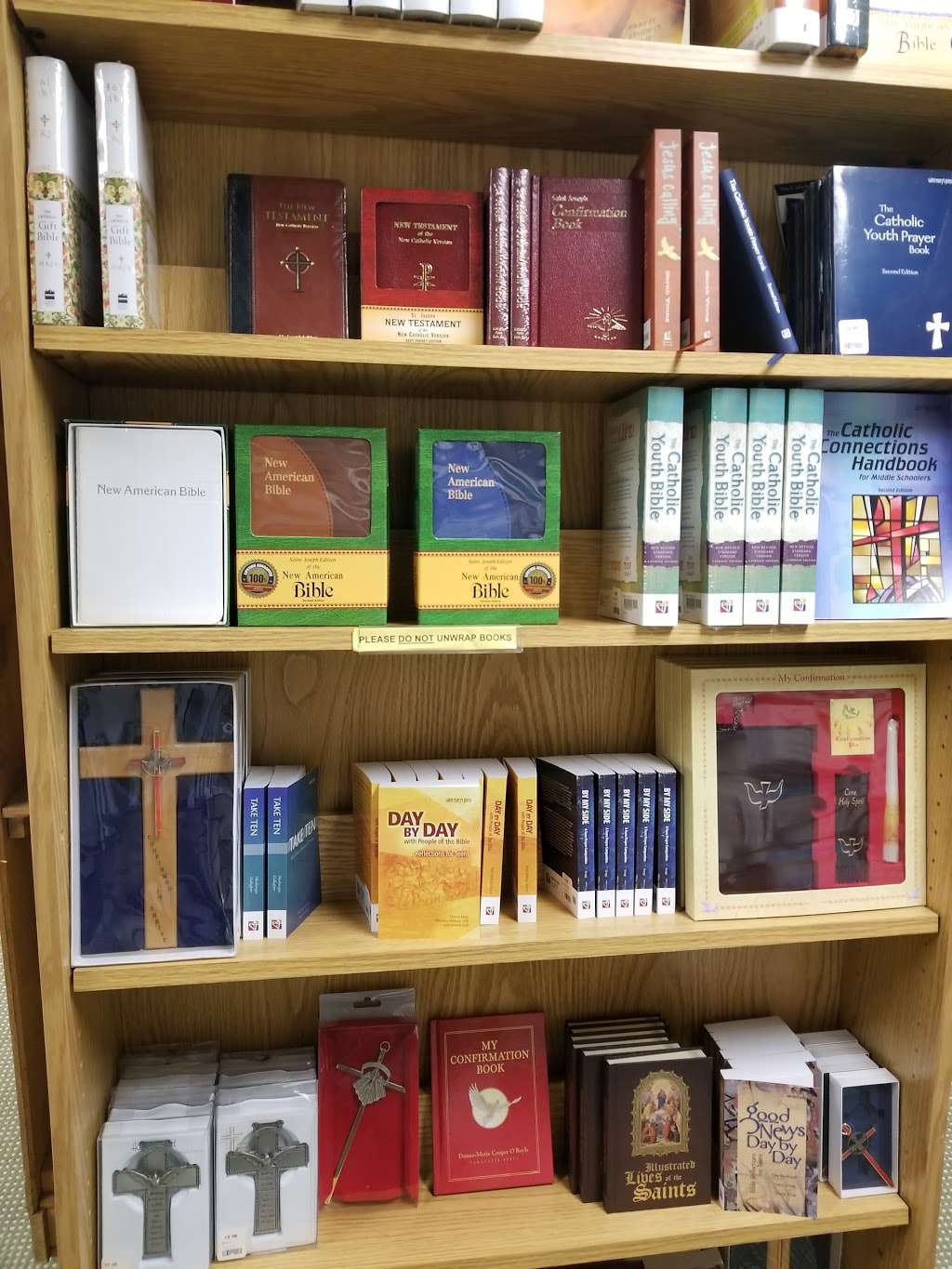 Divine Word Missionaries Religious Gift Shop | 1835 Waukegan Rd, Northbrook, IL 60062 | Phone: (847) 272-7605