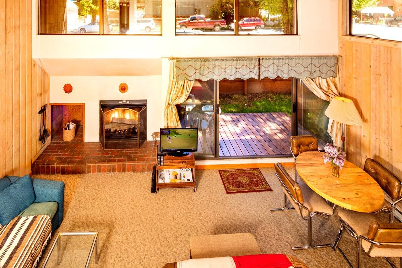 Snow Queen Lodge | 124 E Cooper Ave, Aspen, CO 81611 | Phone: (970) 925-8455