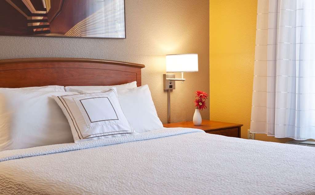 TownePlace Suites by Marriott Denver Southwest/Littleton | 10902 W Toller Dr, Littleton, CO 80127, USA | Phone: (303) 972-0555