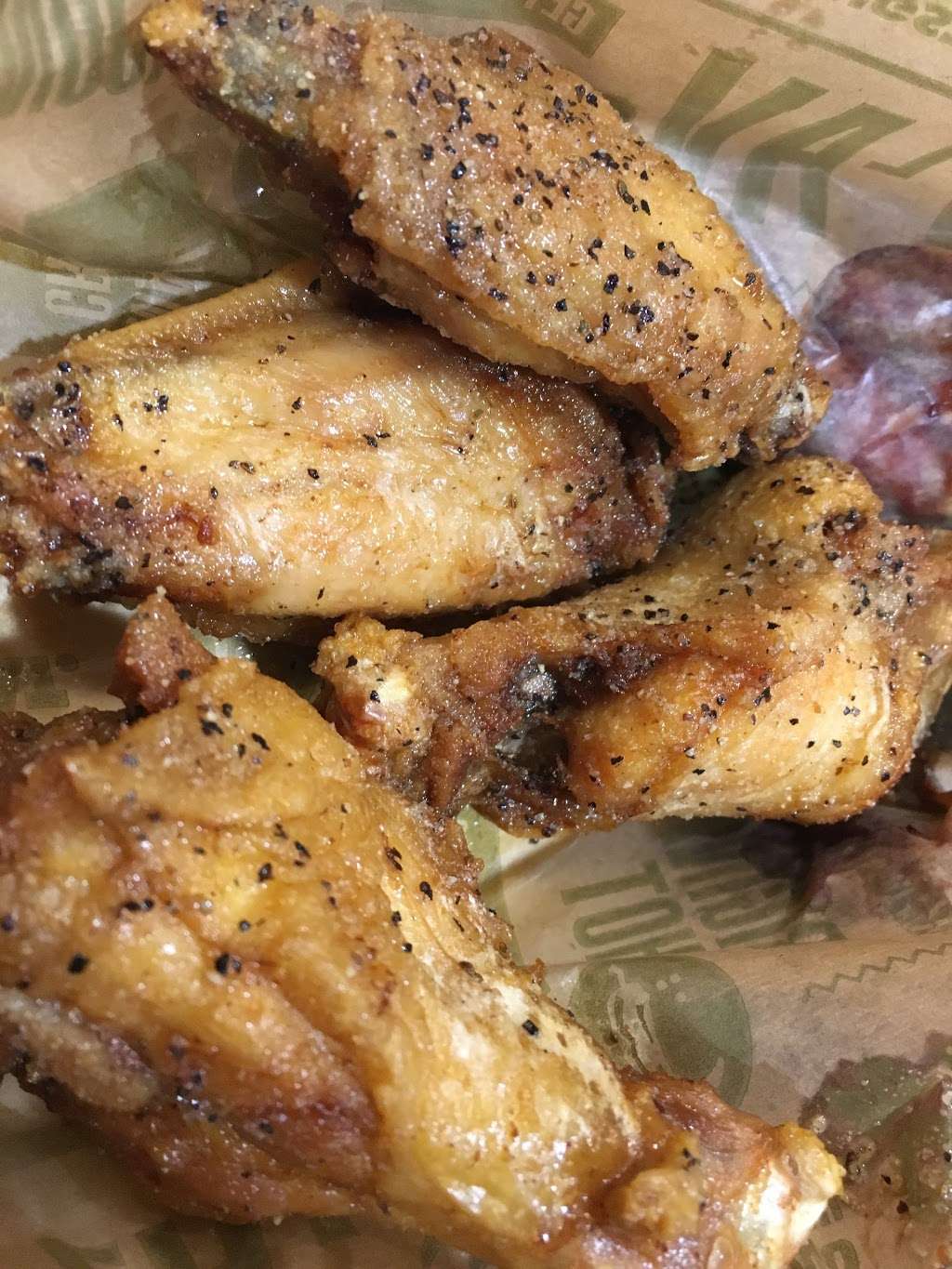 Wingstop | 2141 S International Pkwy, Terminal B, Gate 28, Dallas, TX 75261, USA | Phone: (972) 973-3112