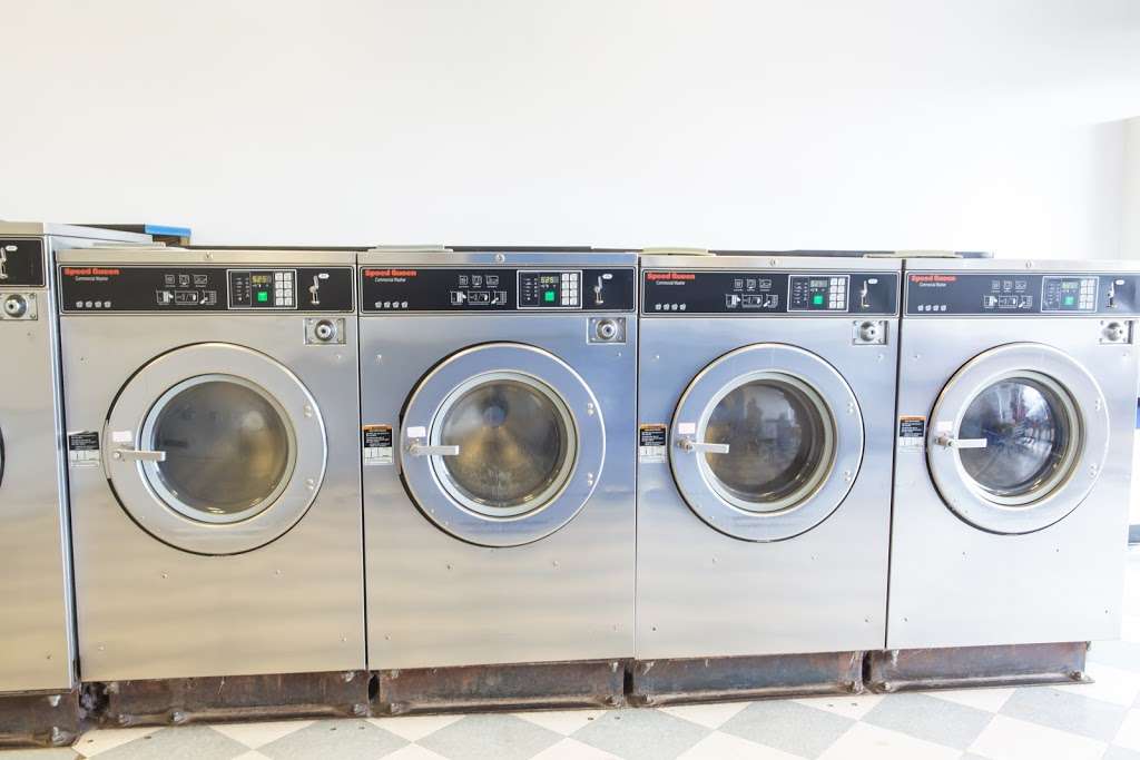 Whale of a Wash Laundromat | 4803 Gerrardstown Rd unit f, Inwood, WV 25428 | Phone: (304) 876-0088