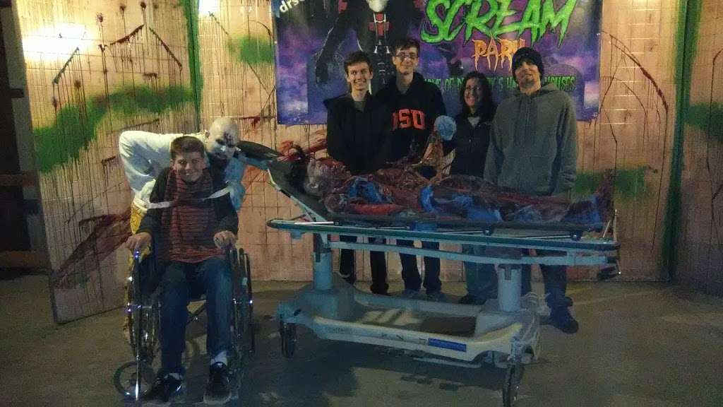 Dr Scarys SCream Park; Home of Dr. SCarys Haunted Houses | 5020 State Rd 50, Delavan, WI 53115, USA