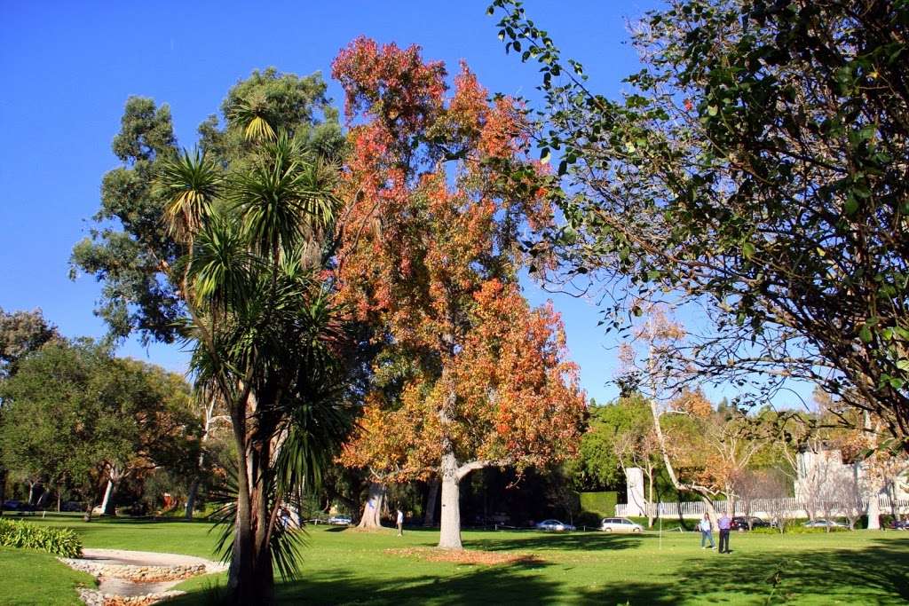 Holmby Park | Los Angeles, CA 90024, USA | Phone: (310) 836-1040