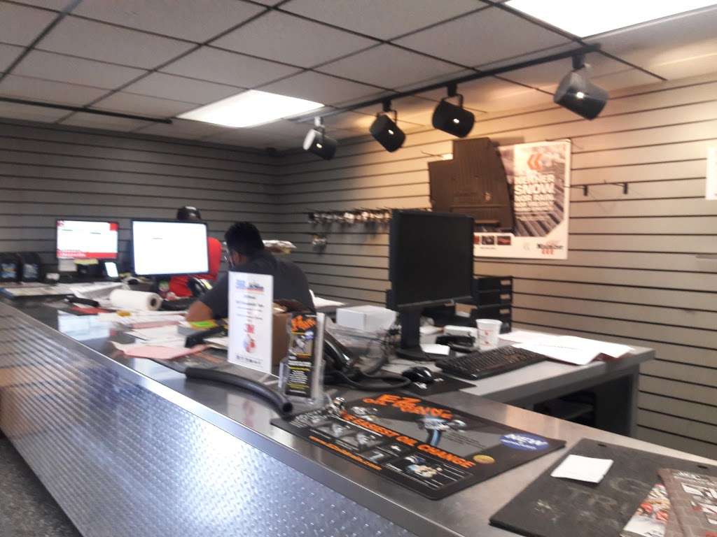 Grande Truck Center | 4562 Frontage Rd, San Antonio, TX 78219, USA | Phone: (210) 661-4121