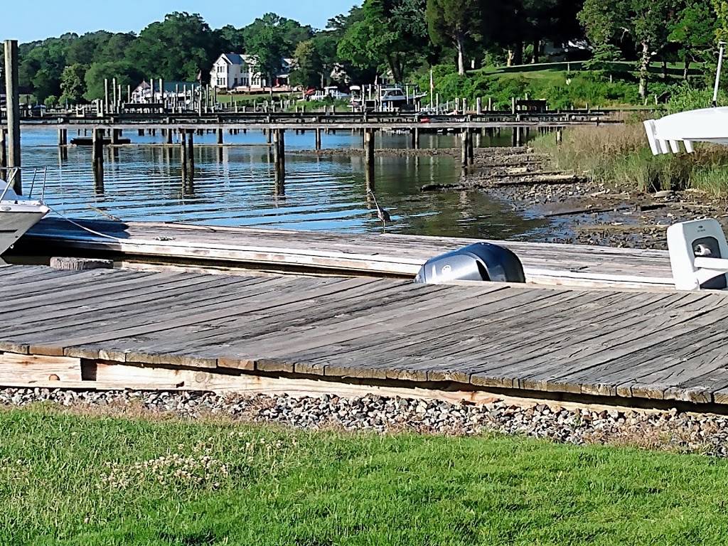 James River Marina Inc | 665 Deep Creek Rd, Newport News, VA 23606, USA | Phone: (757) 930-1909