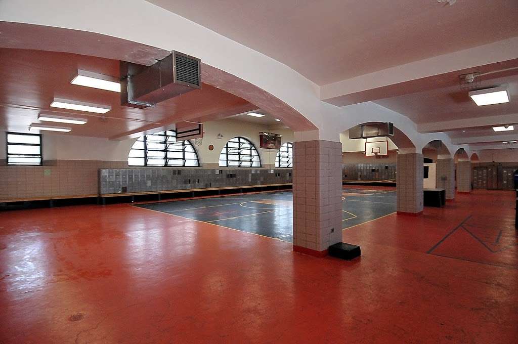 Red Hook Recreation Center | 155 Bay St, Brooklyn, NY 11231, USA | Phone: (718) 722-3211