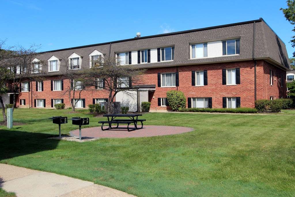 Cypress Place | 975 Jefferson Square, Elk Grove Village, IL 60007, USA | Phone: (847) 348-9060