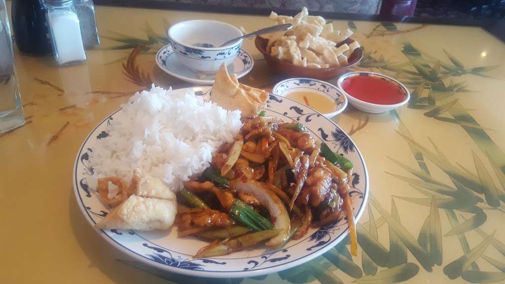Heaven Dragon Chinese Restaurant | 16255 W 64th Ave #14, Arvada, CO 80007, USA | Phone: (720) 898-8996