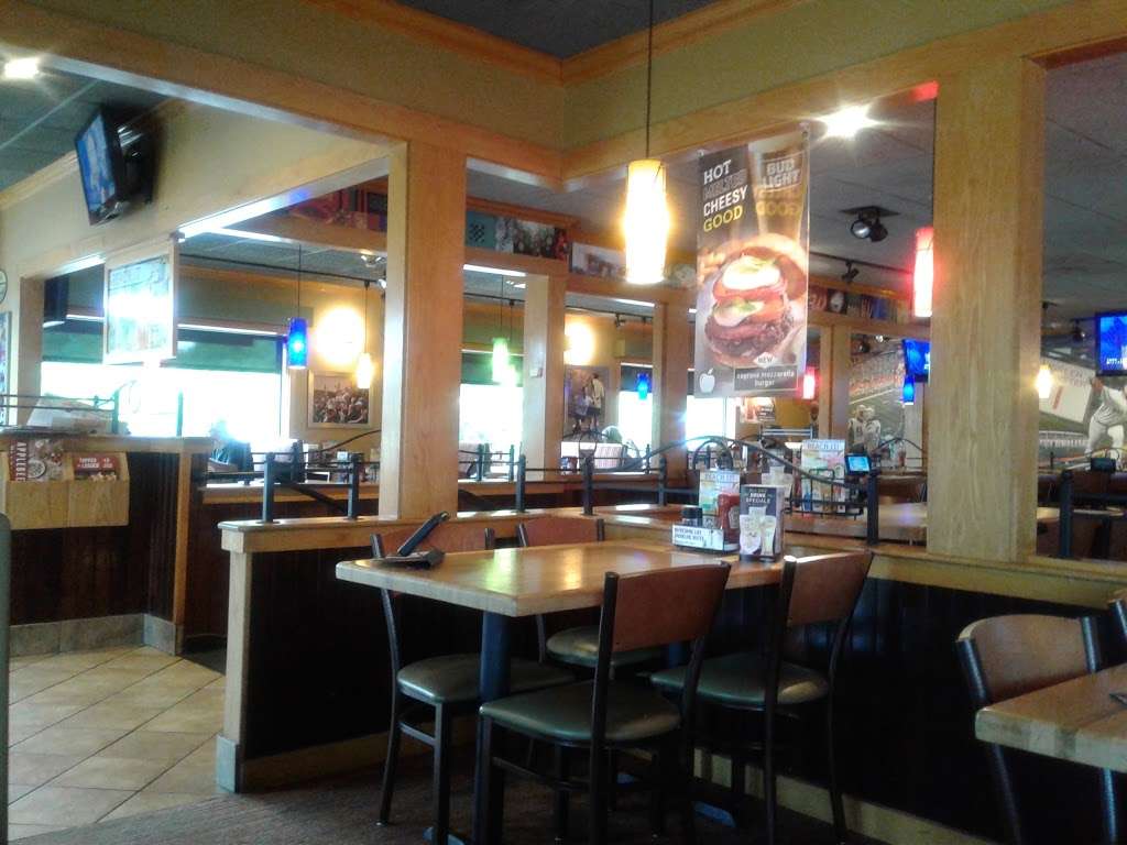 Applebees Grill + Bar | 900 S Washington St, North Attleborough, MA 02760, USA | Phone: (508) 643-4660