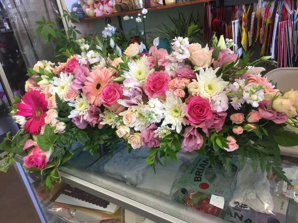 Judys flowers | 8714 East Avenue T d, Littlerock, CA 93543, USA | Phone: (661) 441-0358