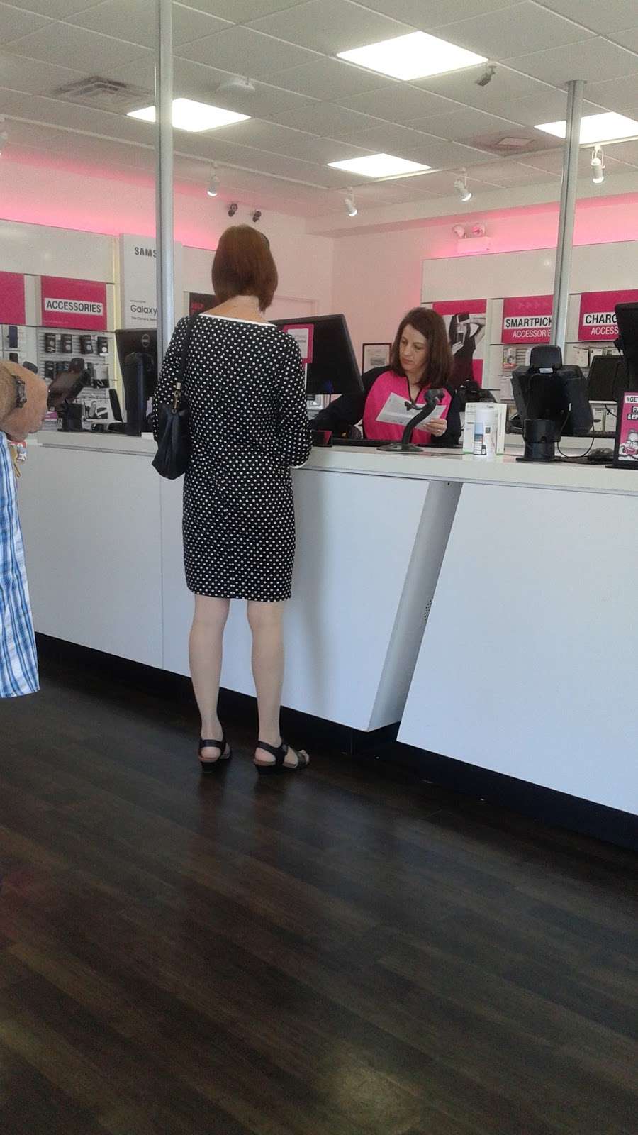 T-Mobile | 8350 W Lawrence Ave, Norridge, IL 60706 | Phone: (708) 395-5360