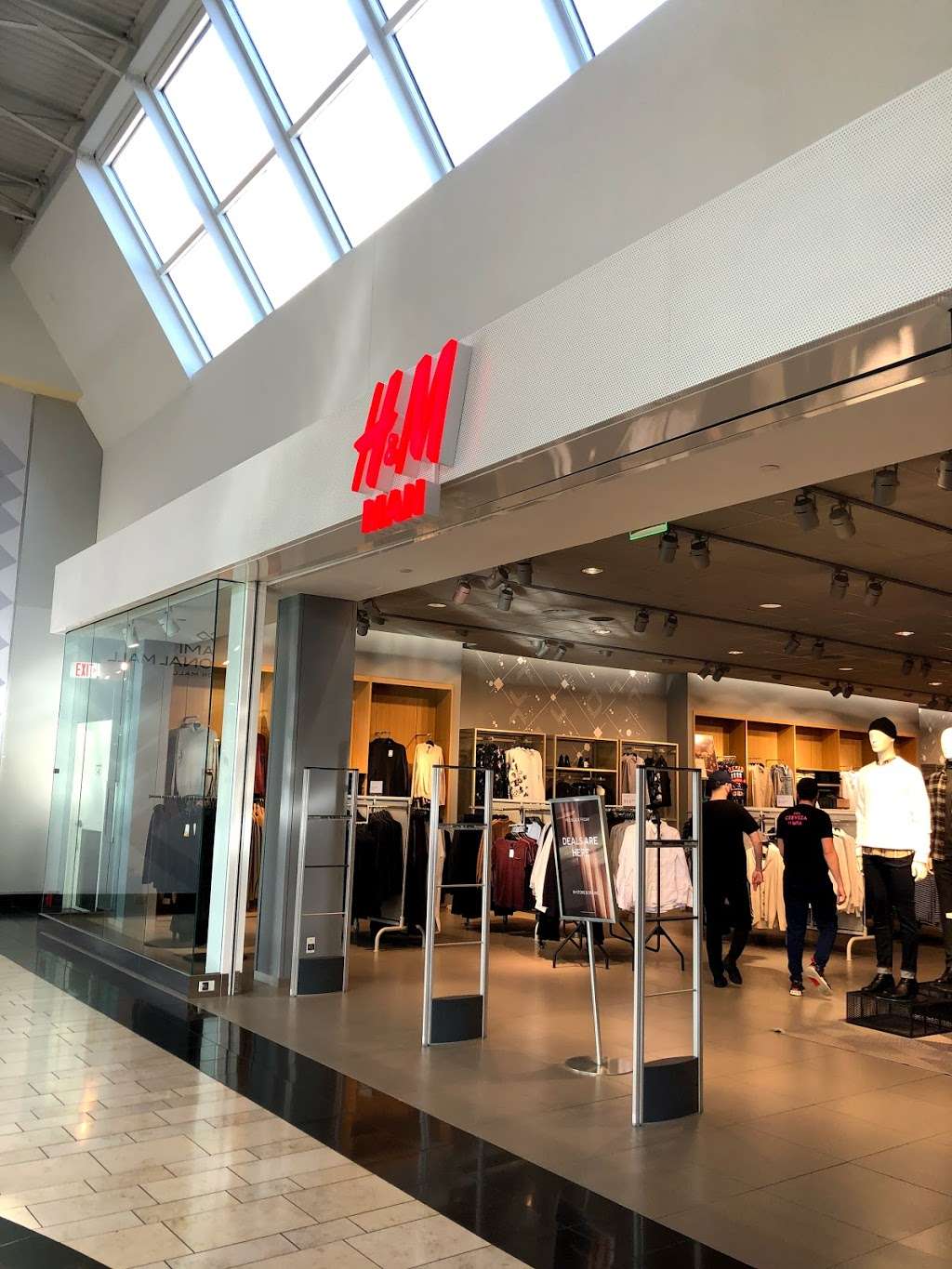 H&M | 1455 NW 107th Ave Room 660A, Miami, FL 33172, USA | Phone: (855) 466-7467