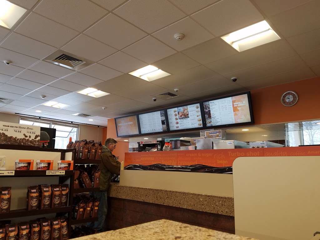 Dunkin | 26 Broad St, Merrimac, MA 01860, USA | Phone: (978) 346-0692