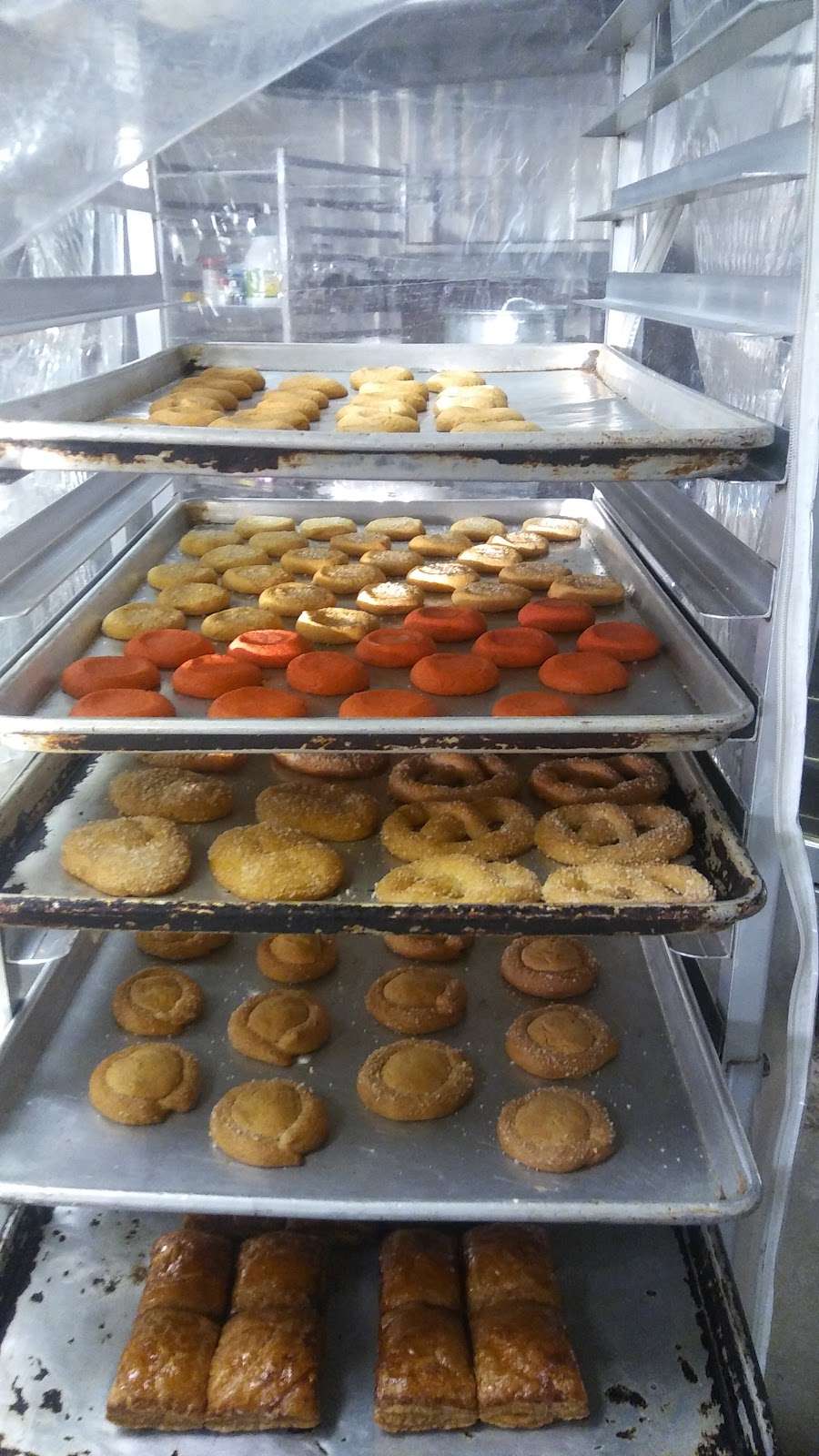 Las Aguilas Bakery | 12834 Rosecrans Ave, Norwalk, CA 90650 | Phone: (562) 802-8286