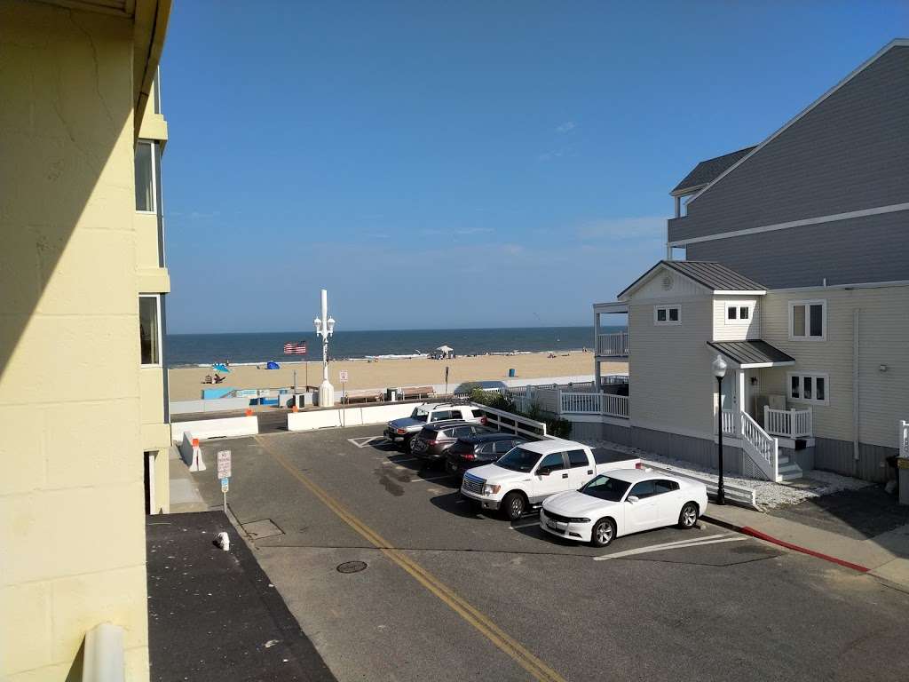 Howard Johnson by Wyndham Ocean City Oceanfront | 2401 Atlantic Ave, Ocean City, MD 21842, USA | Phone: (410) 289-6401